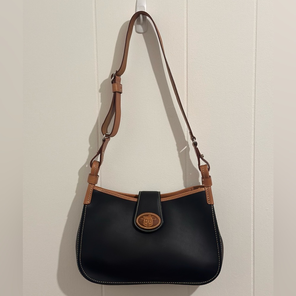 Dooney & Bourke Very Rare Vintage All Leather Large Black Feed Shoulder Bag